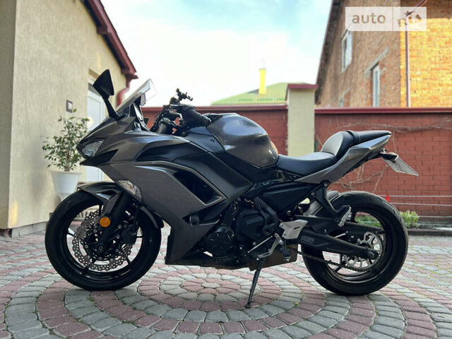 Сірий Кавасакі EX 650, об'ємом двигуна 0.65 л та пробігом 12 тис. км за 8000 $, фото 7 на Automoto.ua