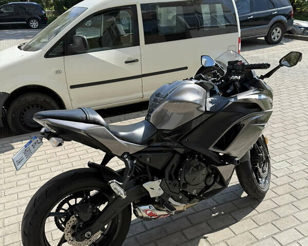 Серый Кавасаки EX 650, объемом двигателя 0.65 л и пробегом 12 тыс. км за 7600 $, фото 1 на Automoto.ua