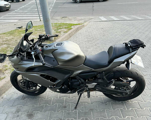 Сірий Кавасакі EX 650, об'ємом двигуна 0.65 л та пробігом 8 тис. км за 8400 $, фото 6 на Automoto.ua