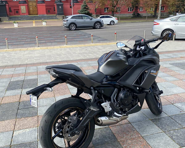 Серый Кавасаки EX 650, объемом двигателя 0.65 л и пробегом 14 тыс. км за 7300 $, фото 1 на Automoto.ua