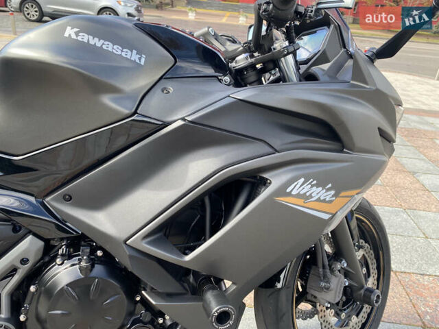 Серый Кавасаки EX 650, объемом двигателя 0.65 л и пробегом 14 тыс. км за 7300 $, фото 9 на Automoto.ua