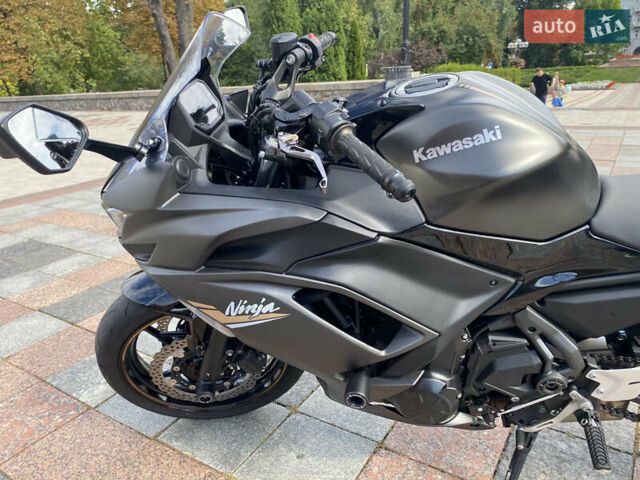 Серый Кавасаки EX 650, объемом двигателя 0.65 л и пробегом 14 тыс. км за 7300 $, фото 4 на Automoto.ua