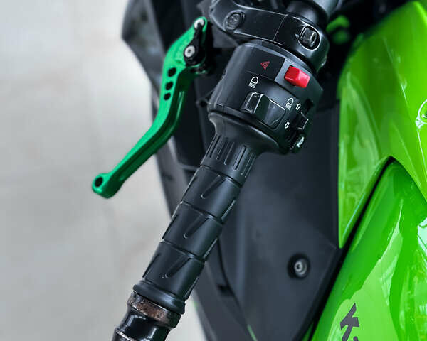 Зеленый Кавасаки EX 650, объемом двигателя 0.65 л и пробегом 12 тыс. км за 7350 $, фото 5 на Automoto.ua