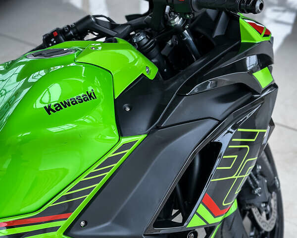 Зеленый Кавасаки EX 650, объемом двигателя 0.65 л и пробегом 12 тыс. км за 7350 $, фото 8 на Automoto.ua