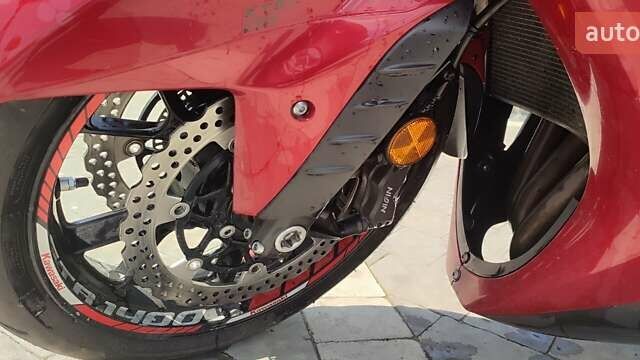 Червоний Кавасакі GTR 1400, об'ємом двигуна 1.4 л та пробігом 46 тис. км за 10000 $, фото 6 на Automoto.ua