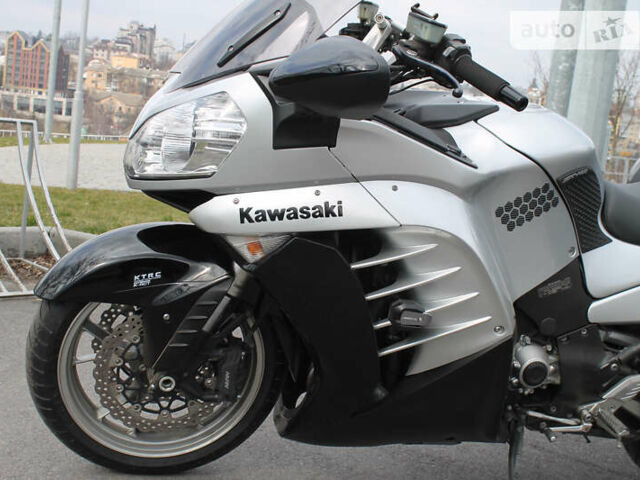 Серый Кавасаки GTR 1400, объемом двигателя 1.4 л и пробегом 69 тыс. км за 9900 $, фото 5 на Automoto.ua