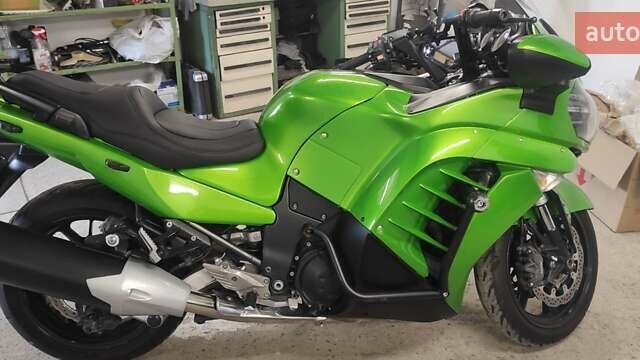 Зеленый Кавасаки GTR 1400, объемом двигателя 1.35 л и пробегом 99 тыс. км за 7000 $, фото 2 на Automoto.ua