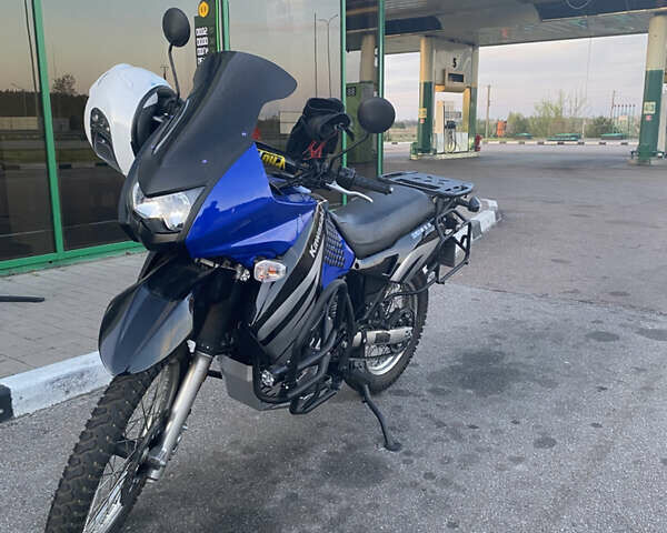 Синий Кавасаки KLR 650, объемом двигателя 0.65 л и пробегом 12 тыс. км за 5300 $, фото 7 на Automoto.ua