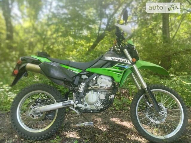 Зеленый Кавасаки KLX 250, объемом двигателя 0.25 л и пробегом 8 тыс. км за 4600 $, фото 2 на Automoto.ua