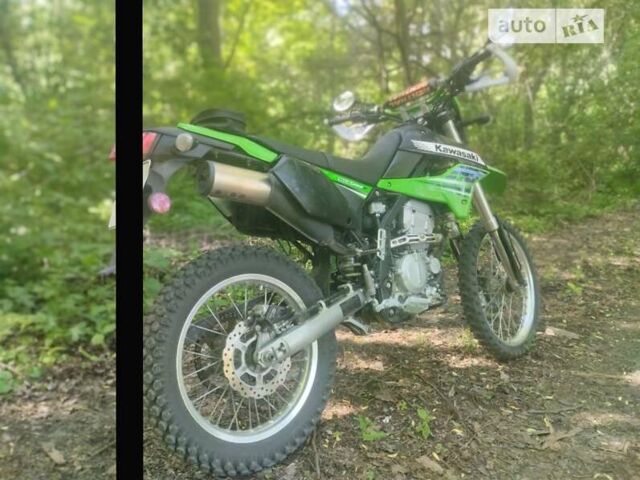 Зеленый Кавасаки KLX 250, объемом двигателя 0.25 л и пробегом 8 тыс. км за 4600 $, фото 1 на Automoto.ua