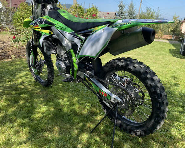 Зеленый Кавасаки KX 450F, объемом двигателя 0.45 л и пробегом 1 тыс. км за 4699 $, фото 3 на Automoto.ua