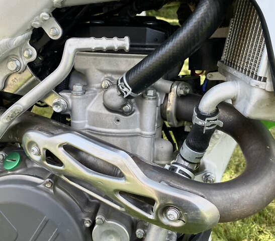 Зеленый Кавасаки KX 450F, объемом двигателя 0.45 л и пробегом 1 тыс. км за 4699 $, фото 4 на Automoto.ua