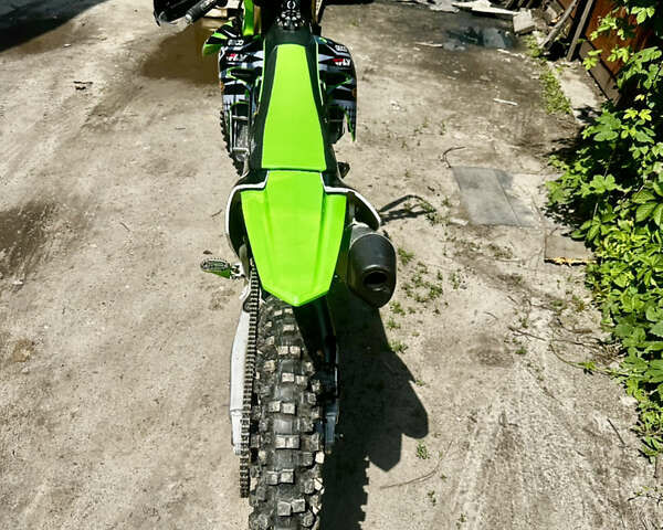 Зеленый Кавасаки KX 450F, объемом двигателя 0.45 л и пробегом 120 тыс. км за 6000 $, фото 4 на Automoto.ua