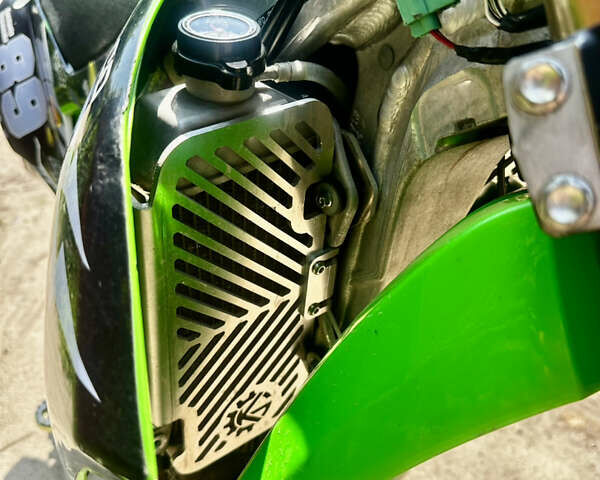 Зеленый Кавасаки KX 450F, объемом двигателя 0.45 л и пробегом 120 тыс. км за 6000 $, фото 6 на Automoto.ua