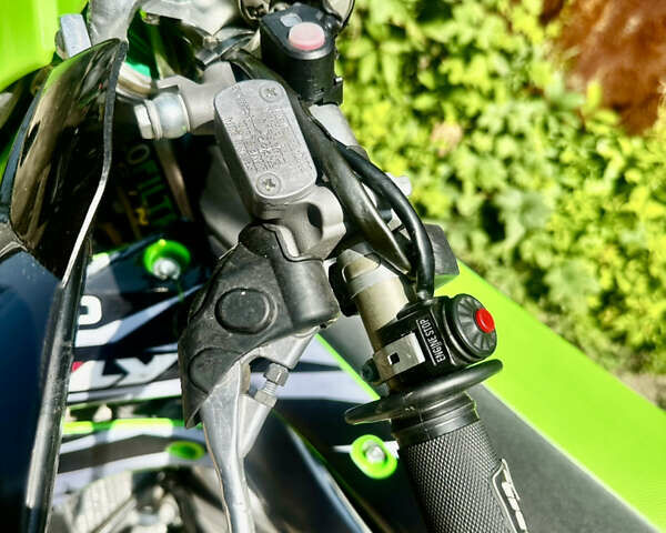 Зеленый Кавасаки KX 450F, объемом двигателя 0.45 л и пробегом 120 тыс. км за 6000 $, фото 9 на Automoto.ua