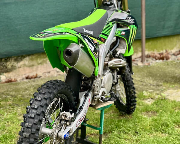 Зеленый Кавасаки KX 450F, объемом двигателя 0.45 л и пробегом 1 тыс. км за 6300 $, фото 9 на Automoto.ua