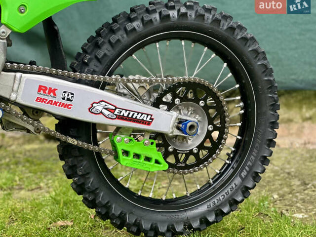 Зеленый Кавасаки KX 450F, объемом двигателя 0.45 л и пробегом 1 тыс. км за 6300 $, фото 20 на Automoto.ua