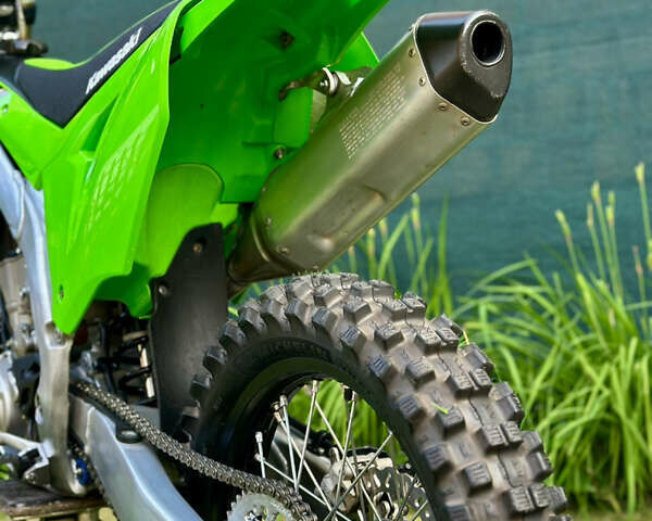 Зеленый Кавасаки KX 450F, объемом двигателя 0.45 л и пробегом 1 тыс. км за 6200 $, фото 13 на Automoto.ua