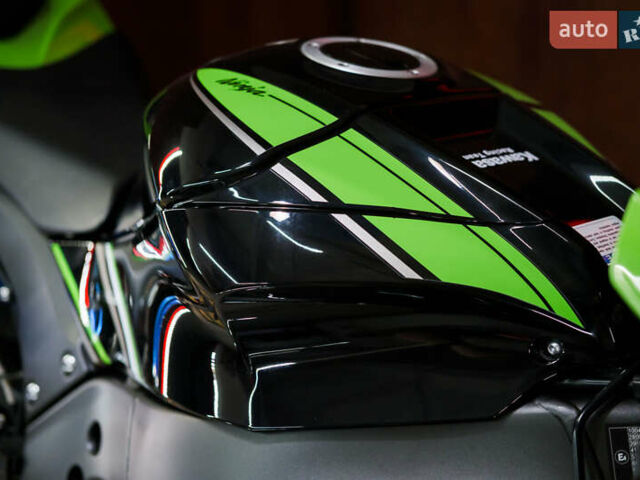 Кавасаки Ninja 1000 ZX-10R, объемом двигателя 1 л и пробегом 10 тыс. км за 17000 $, фото 7 на Automoto.ua