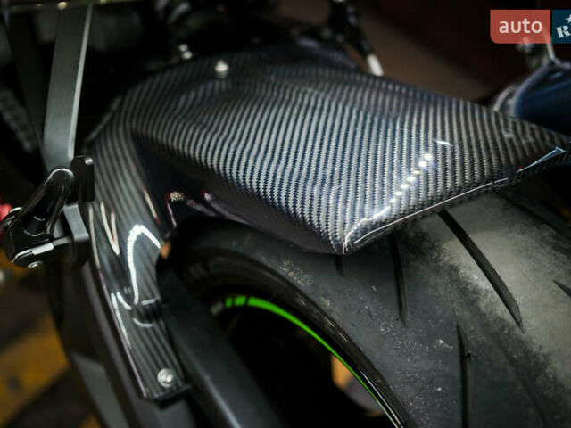 Кавасаки Ninja 1000 ZX-10R, объемом двигателя 1 л и пробегом 10 тыс. км за 17000 $, фото 17 на Automoto.ua