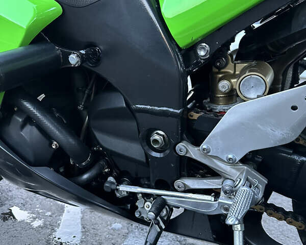 Зелений Кавасакі Ninja 1000 ZX-10R, об'ємом двигуна 1 л та пробігом 21 тис. км за 8100 $, фото 15 на Automoto.ua