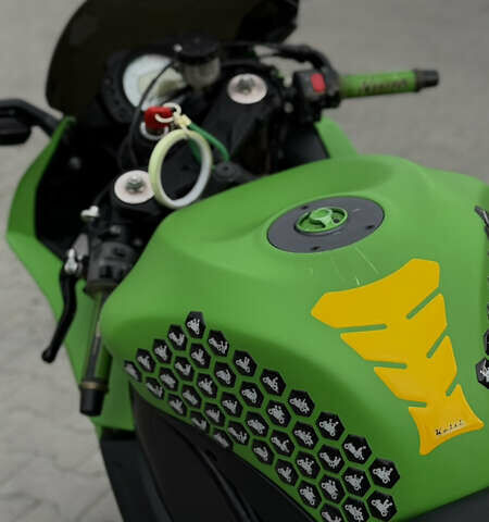 Зеленый Кавасаки Ninja 1000 ZX-10R, объемом двигателя 1 л и пробегом 10 тыс. км за 5500 $, фото 13 на Automoto.ua