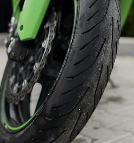 Зеленый Кавасаки Ninja 1000 ZX-10R, объемом двигателя 1 л и пробегом 10 тыс. км за 5500 $, фото 14 на Automoto.ua