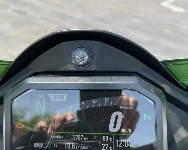 Зеленый Кавасаки Ninja 1000 ZX-10R, объемом двигателя 1 л и пробегом 4 тыс. км за 21500 $, фото 20 на Automoto.ua