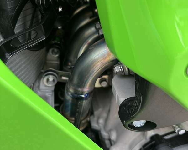 Зеленый Кавасаки Ninja 1000 ZX-10R, объемом двигателя 1 л и пробегом 1 тыс. км за 22999 $, фото 5 на Automoto.ua