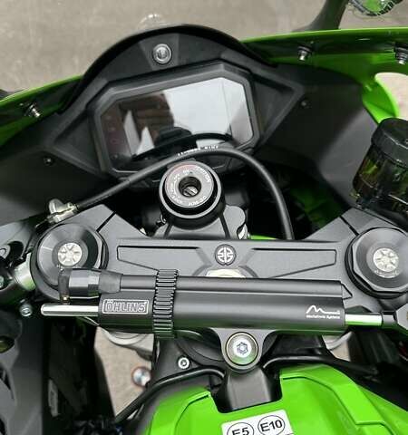 Зеленый Кавасаки Ninja 1000 ZX-10R, объемом двигателя 1 л и пробегом 1 тыс. км за 22999 $, фото 6 на Automoto.ua
