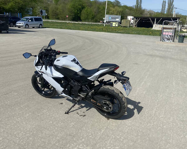 Білий Кавасакі Ninja 250, об'ємом двигуна 0.25 л та пробігом 16 тис. км за 3700 $, фото 6 на Automoto.ua