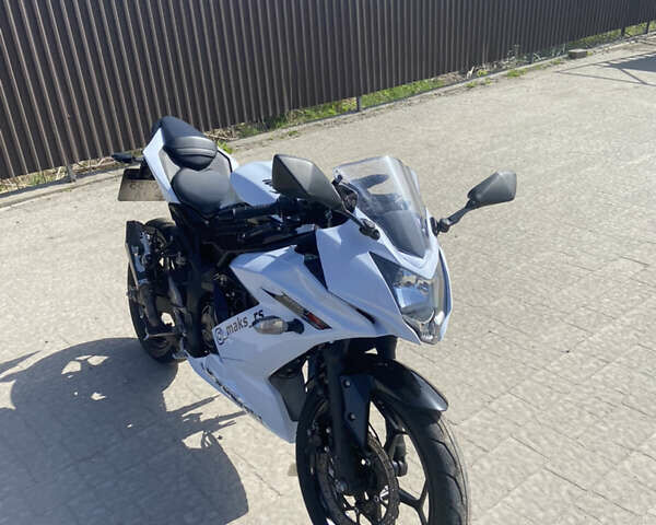 Білий Кавасакі Ninja 250, об'ємом двигуна 0.25 л та пробігом 16 тис. км за 3700 $, фото 2 на Automoto.ua