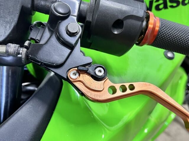 Кавасаки Ninja 250, объемом двигателя 0.25 л и пробегом 0 тыс. км за 2800 $, фото 5 на Automoto.ua