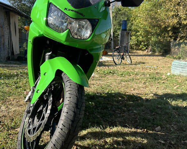 Зеленый Кавасаки Ninja 250, объемом двигателя 0.25 л и пробегом 17 тыс. км за 2500 $, фото 1 на Automoto.ua