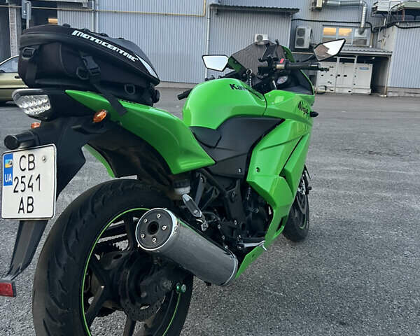 Зеленый Кавасаки Ninja 250, объемом двигателя 0.25 л и пробегом 17 тыс. км за 2500 $, фото 3 на Automoto.ua