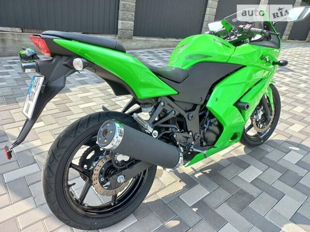 Зелений Кавасакі Ninja 250, об'ємом двигуна 0.25 л та пробігом 7 тис. км за 3500 $, фото 6 на Automoto.ua