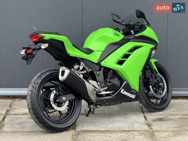 Зеленый Кавасаки Ninja 250, объемом двигателя 0.25 л и пробегом 10 тыс. км за 3800 $, фото 4 на Automoto.ua