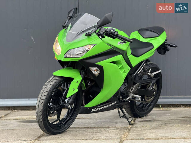 Зеленый Кавасаки Ninja 250, объемом двигателя 0.25 л и пробегом 10 тыс. км за 3800 $, фото 1 на Automoto.ua