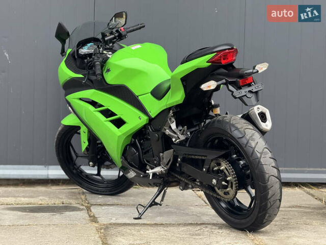 Зеленый Кавасаки Ninja 250, объемом двигателя 0.25 л и пробегом 10 тыс. км за 3800 $, фото 5 на Automoto.ua