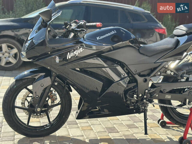 Черный Кавасаки Ninja 250R, объемом двигателя 0.25 л и пробегом 30 тыс. км за 2900 $, фото 8 на Automoto.ua