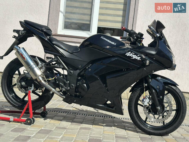Черный Кавасаки Ninja 250R, объемом двигателя 0.25 л и пробегом 30 тыс. км за 2900 $, фото 15 на Automoto.ua