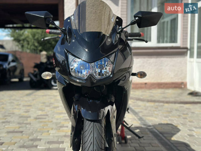 Черный Кавасаки Ninja 250R, объемом двигателя 0.25 л и пробегом 30 тыс. км за 2900 $, фото 11 на Automoto.ua