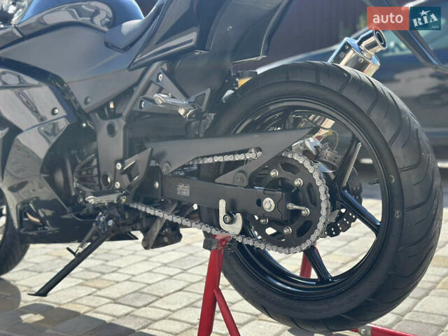 Черный Кавасаки Ninja 250R, объемом двигателя 0.25 л и пробегом 30 тыс. км за 2900 $, фото 9 на Automoto.ua