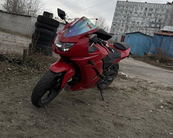Красный Кавасаки Ninja 250R, объемом двигателя 0.25 л и пробегом 39 тыс. км за 3000 $, фото 1 на Automoto.ua