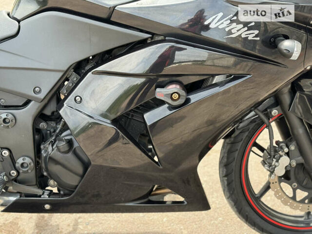 Кавасакі Ninja 250R, об'ємом двигуна 0 л та пробігом 18 тис. км за 2600 $, фото 5 на Automoto.ua