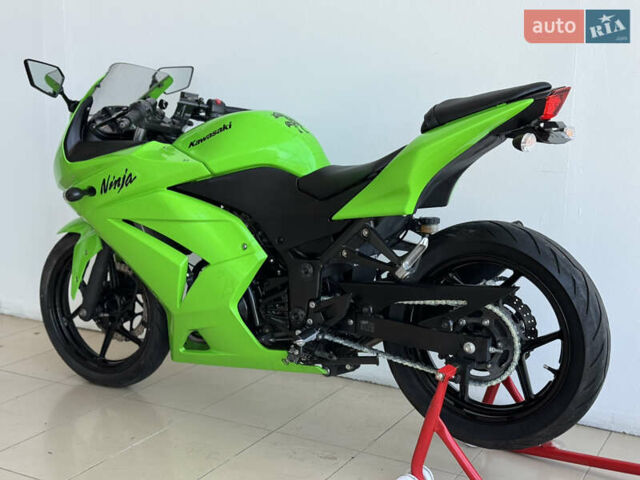 Кавасакі Ninja 250R, об'ємом двигуна 0.25 л та пробігом 17 тис. км за 3300 $, фото 2 на Automoto.ua