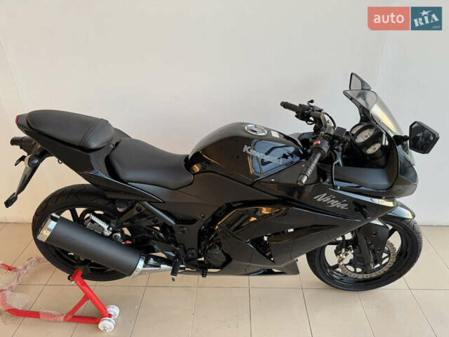 Кавасаки Ninja 250R, объемом двигателя 0.25 л и пробегом 18 тыс. км за 2900 $, фото 4 на Automoto.ua