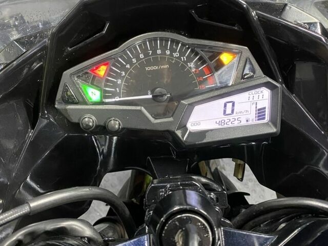 Кавасаки Ninja 250R, объемом двигателя 0.25 л и пробегом 0 тыс. км за 3100 $, фото 7 на Automoto.ua