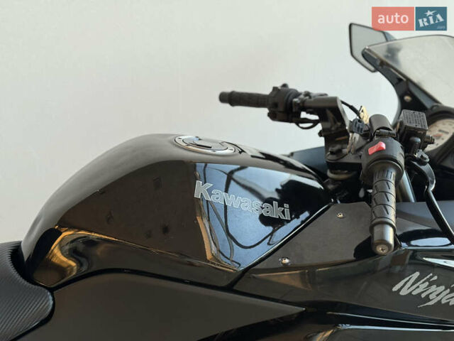 Кавасаки Ninja 250R, объемом двигателя 0.25 л и пробегом 18 тыс. км за 2900 $, фото 18 на Automoto.ua