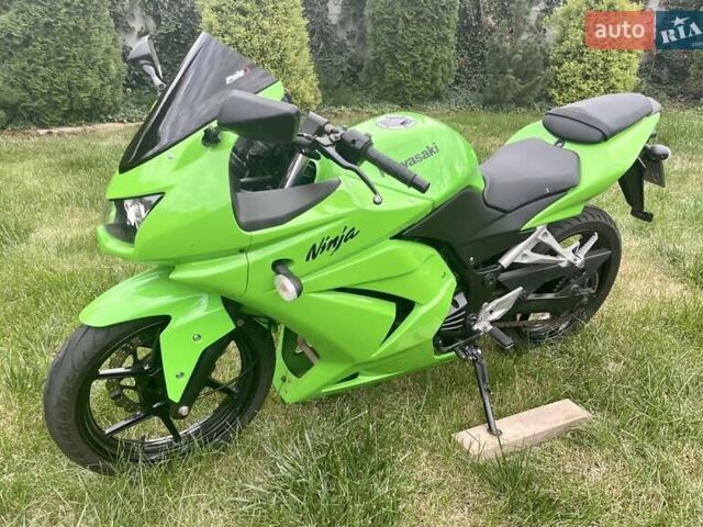Зеленый Кавасаки Ninja 250R, объемом двигателя 0.25 л и пробегом 24 тыс. км за 5500 $, фото 1 на Automoto.ua